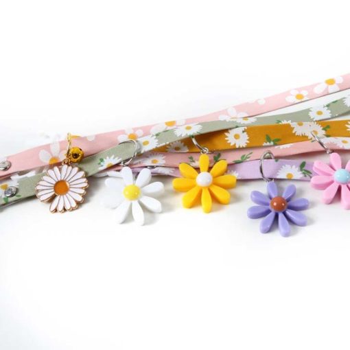 Collier imprimé fleurs et étoiles avec clochette - Image 2